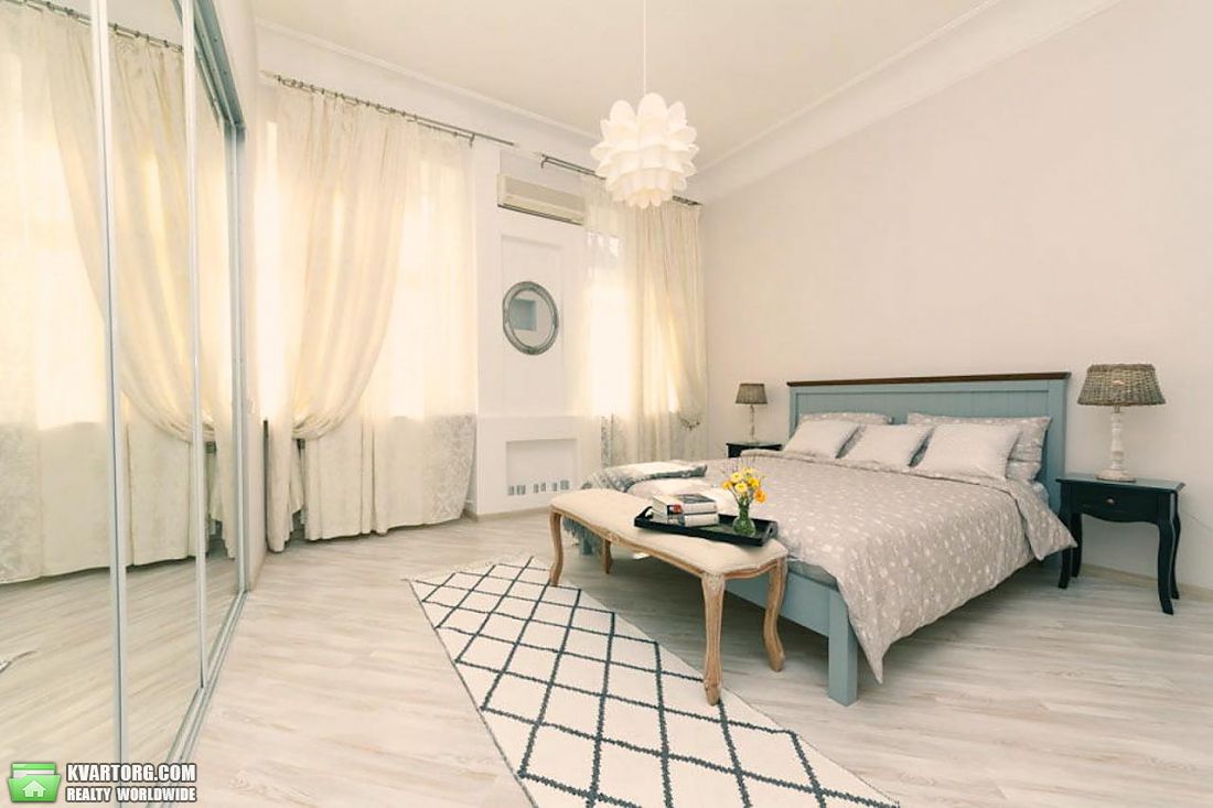 Rent out 3-room apartment. Киев,  Лютеранская — photo 7