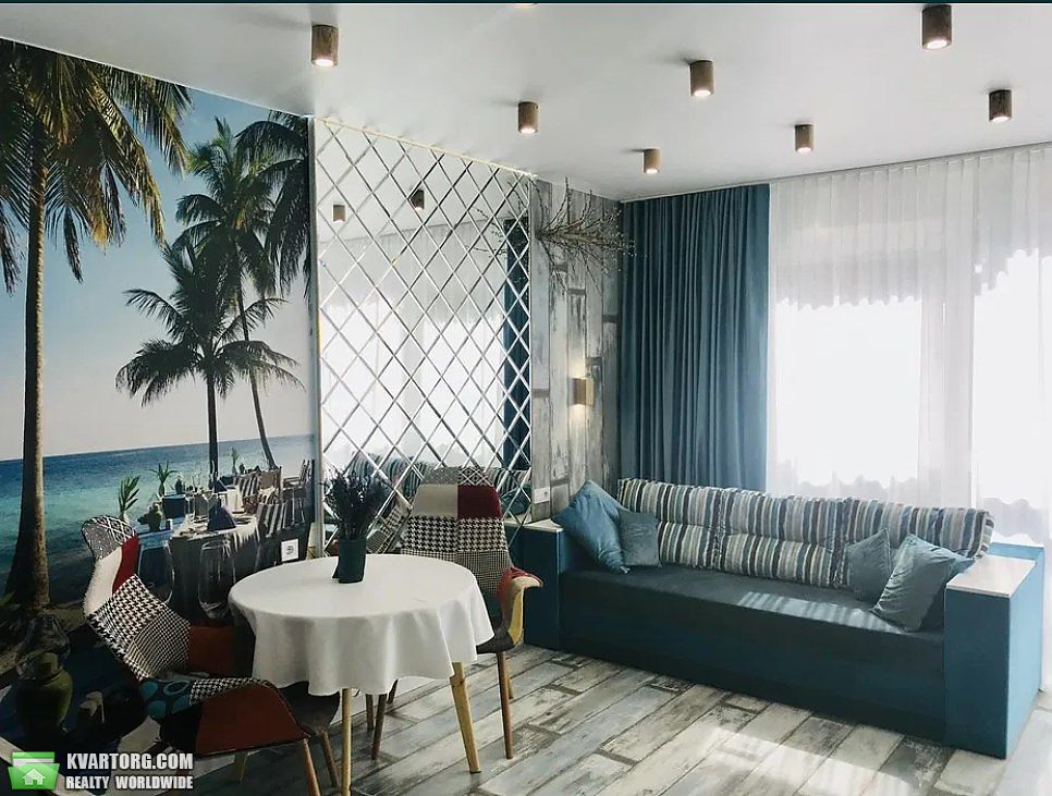 Rent out 1-room apartment. Киев,  Предславинская — photo 1