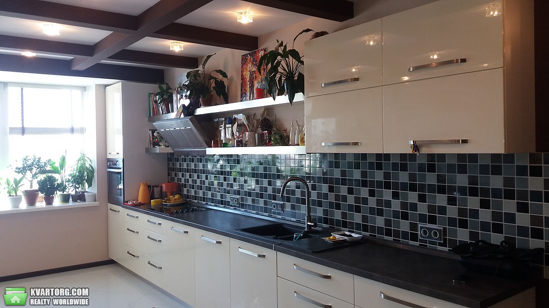 Rent out 3-room apartment. Киев,  Борщаговская — photo 1