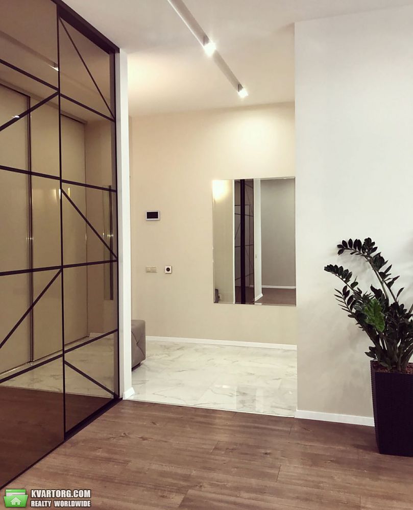 Rent out 4-room apartment. Киев, Драгомирова ул. — photo 3