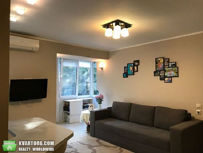 Sell 2-room apartment. Киев,  Багговутовская — photo 1