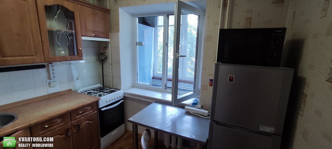 Rent out 1-room apartment. Киев, Дегтяревская — photo 8
