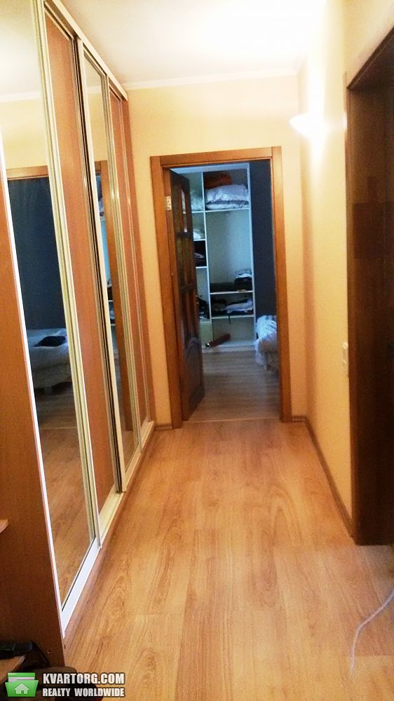 Sell 4-room apartment. Киев,  Феодосийская — photo 1