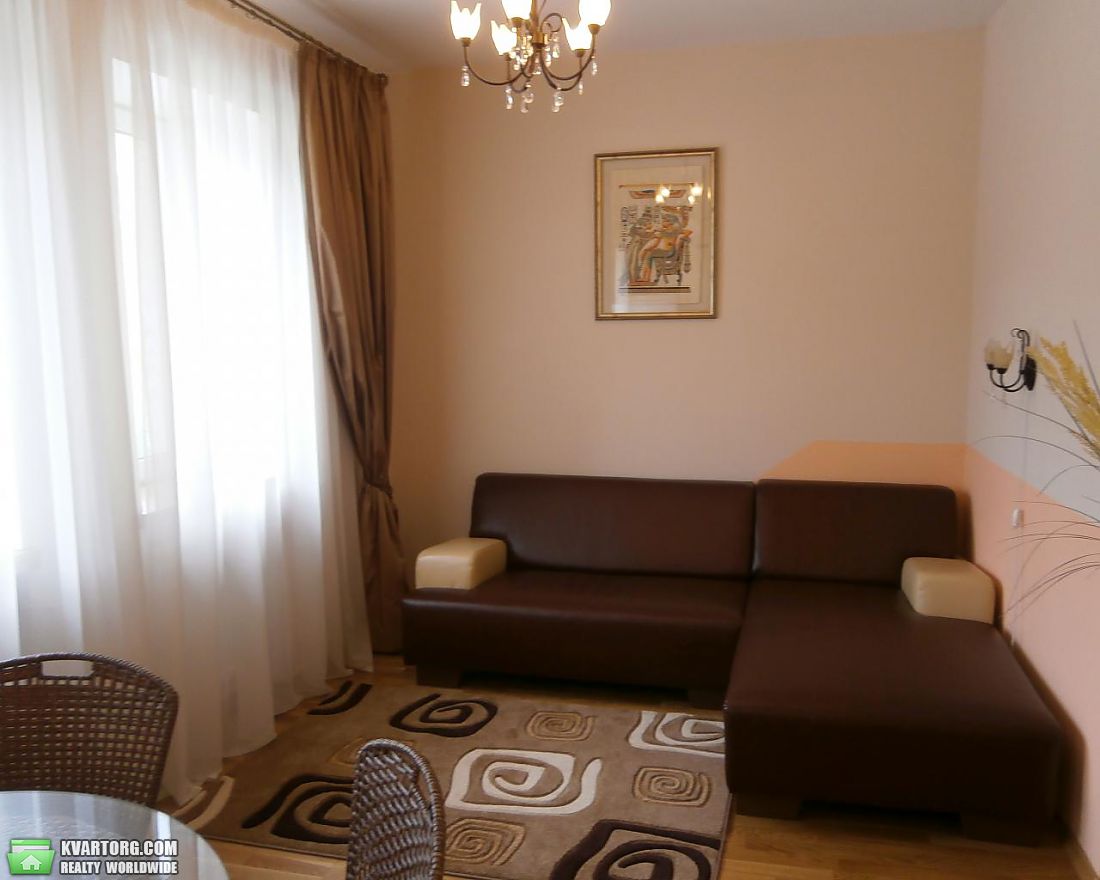 Rent out 2-room apartment. Киев,  Юрковская — photo 1