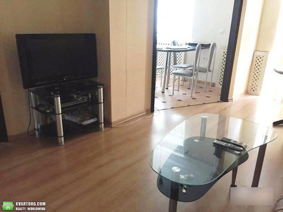 Rent out 3-room apartment. Киев,  Шевченко бул — photo 2
