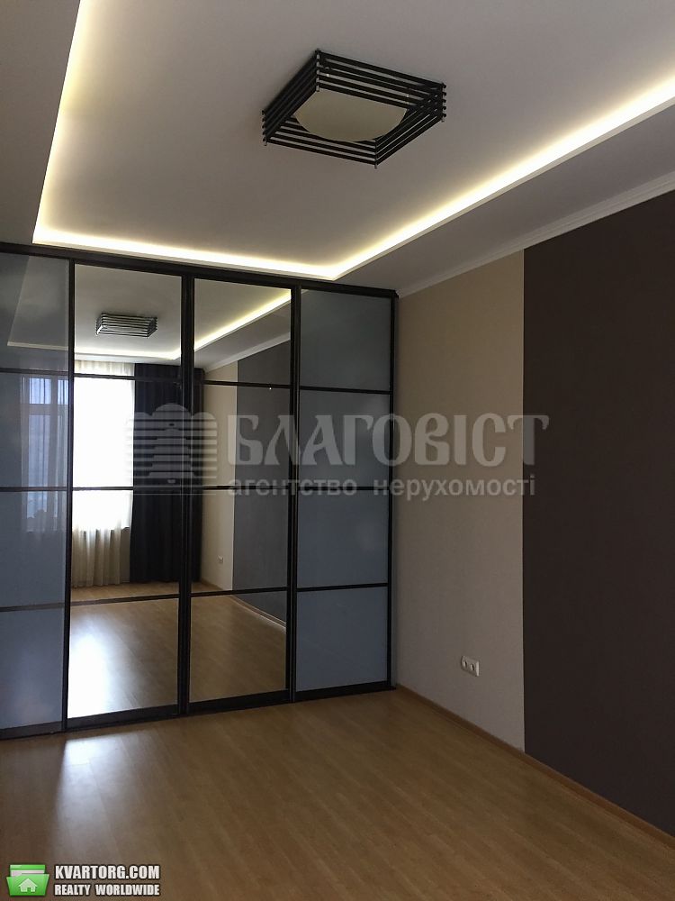 Rent out 2-room apartment. Киев,  Грушевского — photo 2