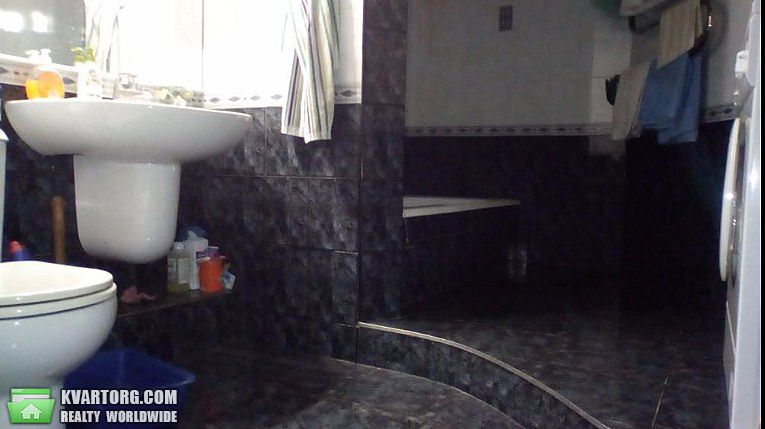 Rent out 3-room apartment. Киев,  Бажана — photo 3