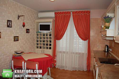 Rent out 2-room apartment. Киев,  Урловская — photo 4