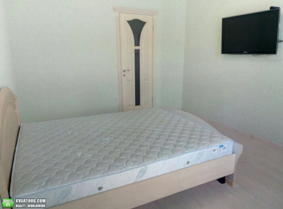 Rent out 2-room apartment. Одесса,  Солнечная — photo 3