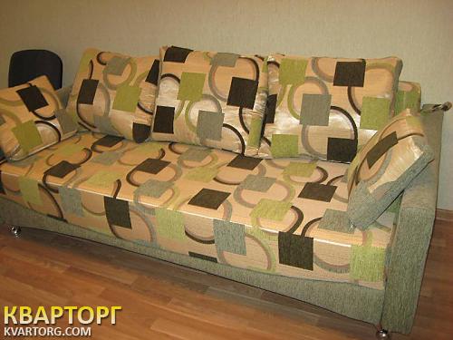 Rent out 3-room apartment. Киев,  Героев Обороны — photo 1