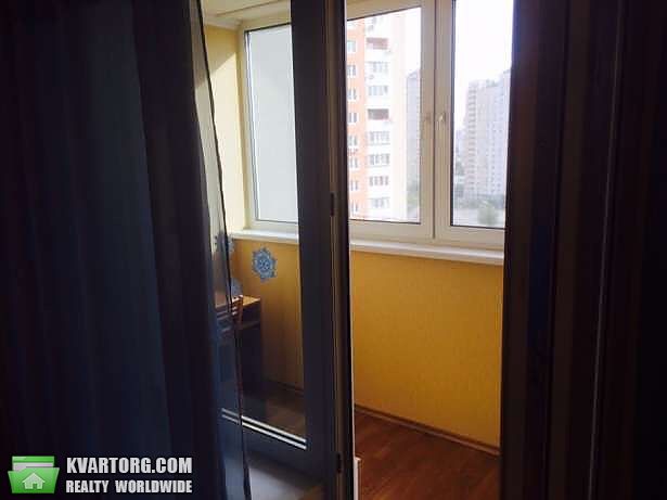 Rent out 2-room apartment. Киев,  Урловская — photo 5