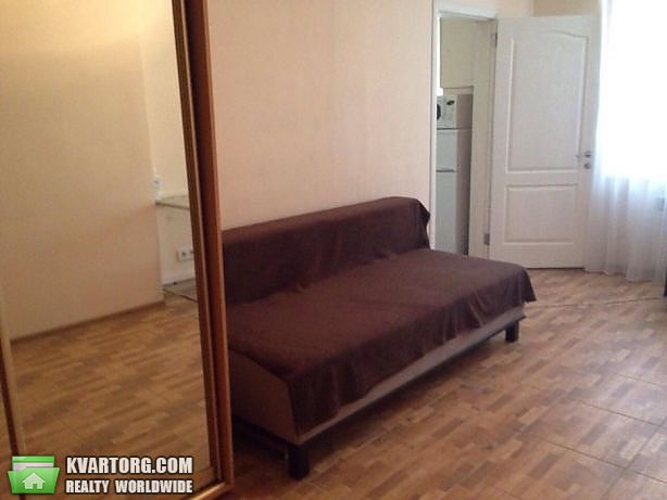 Rent out 2-room apartment. Киев,  Мельникова — photo 5