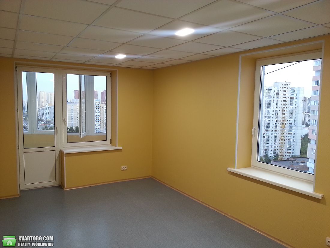 Rent out office. Киев, Драгоманова ул. — photo 1