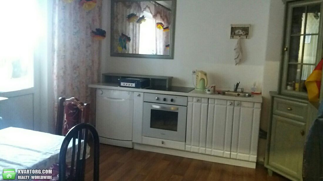 Rent out 3-room apartment. Киев,  Урловская — photo 6