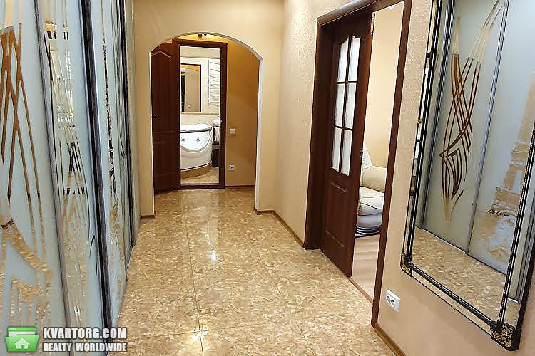 Rent out 3-room apartment. Киев,  8 марта — photo 2