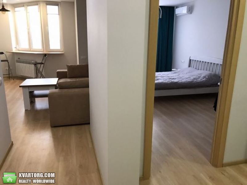 Rent out 2-room apartment. Киев, Армянская ул. — photo 4