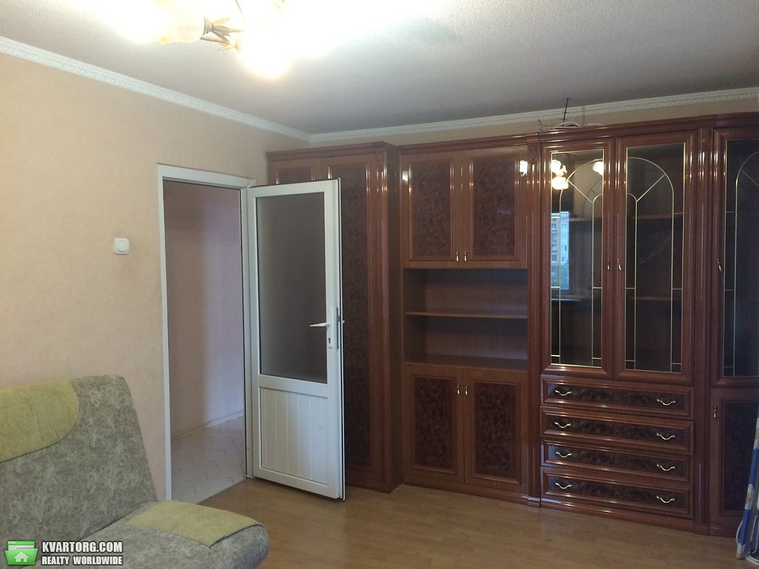 Rent out 2-room apartment. Днепропетровск, пр.Героев — photo 1