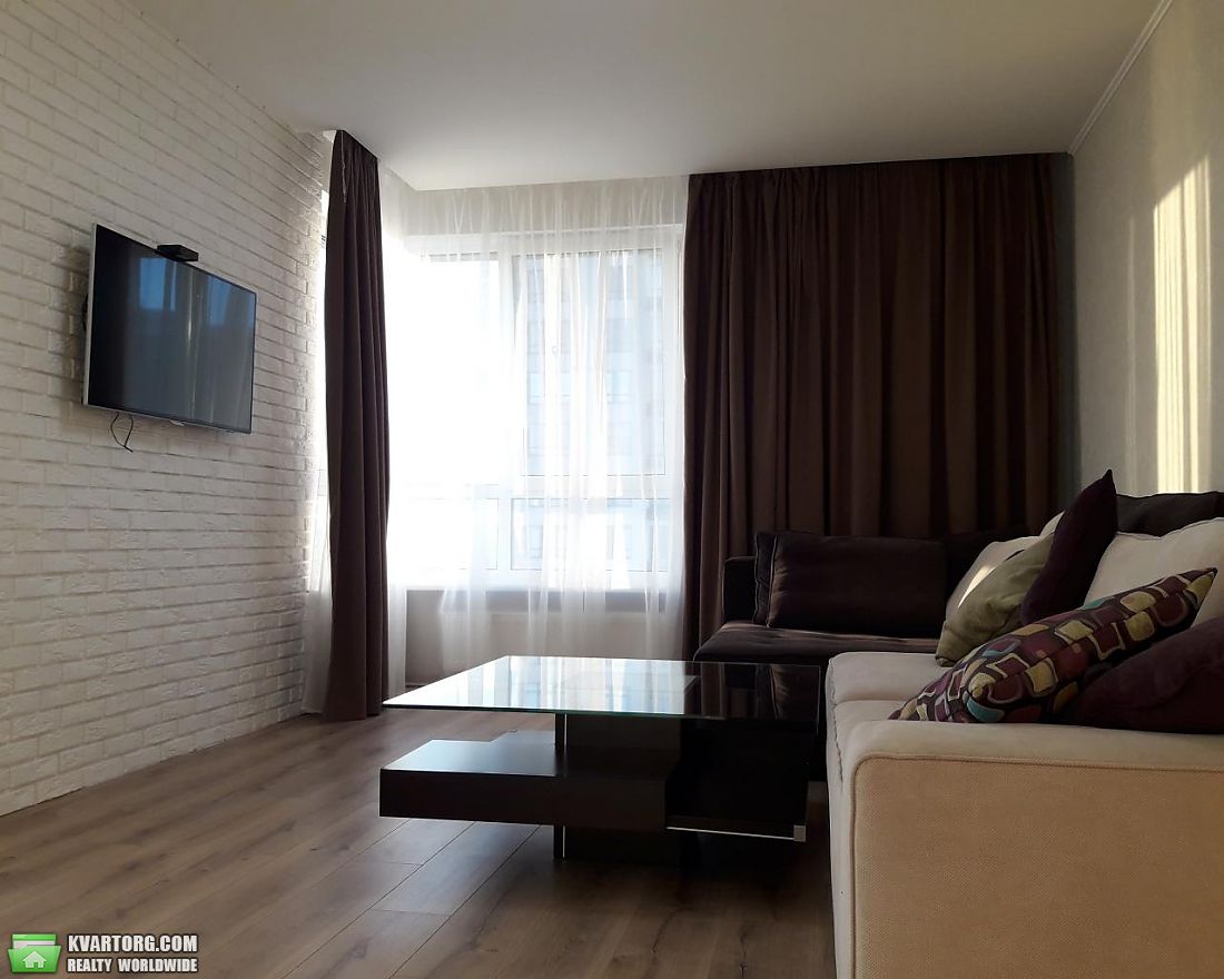 Rent out 2-room apartment. Киев,  Заречная — photo 4