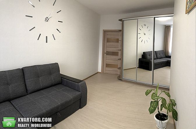 Rent out 1-room apartment. Киевская обл., Небесной Сотни — photo 1