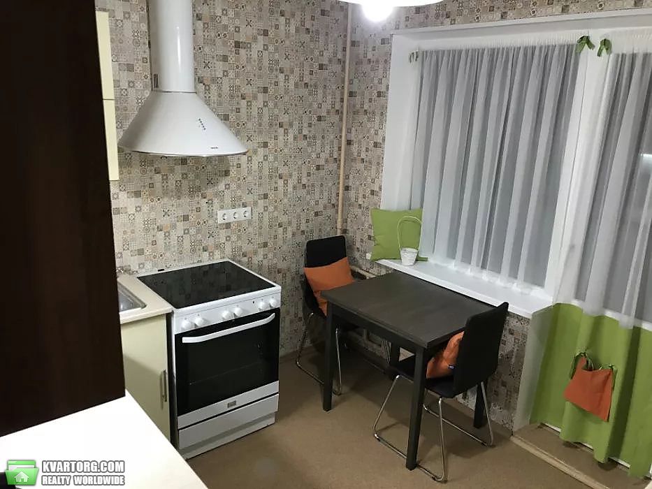 Rent out 1-room apartment. Киев, проспект Свободы — photo 5