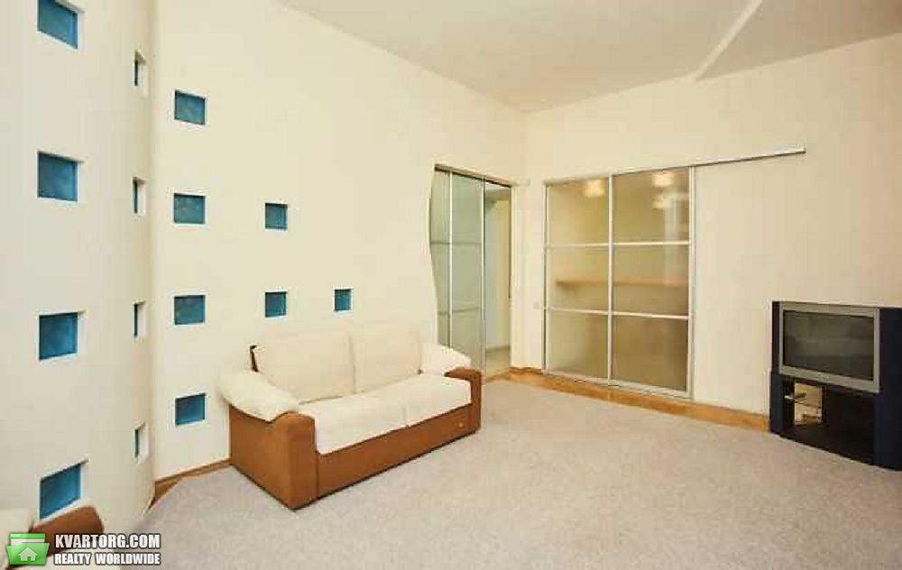 Rent out 3-room apartment. Киев, Старонаводницкая — photo 1