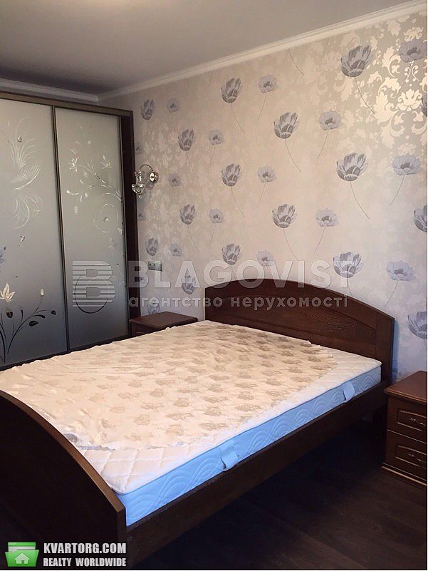 Rent out 3-room apartment. Киев,  Княжий Затон — photo 1