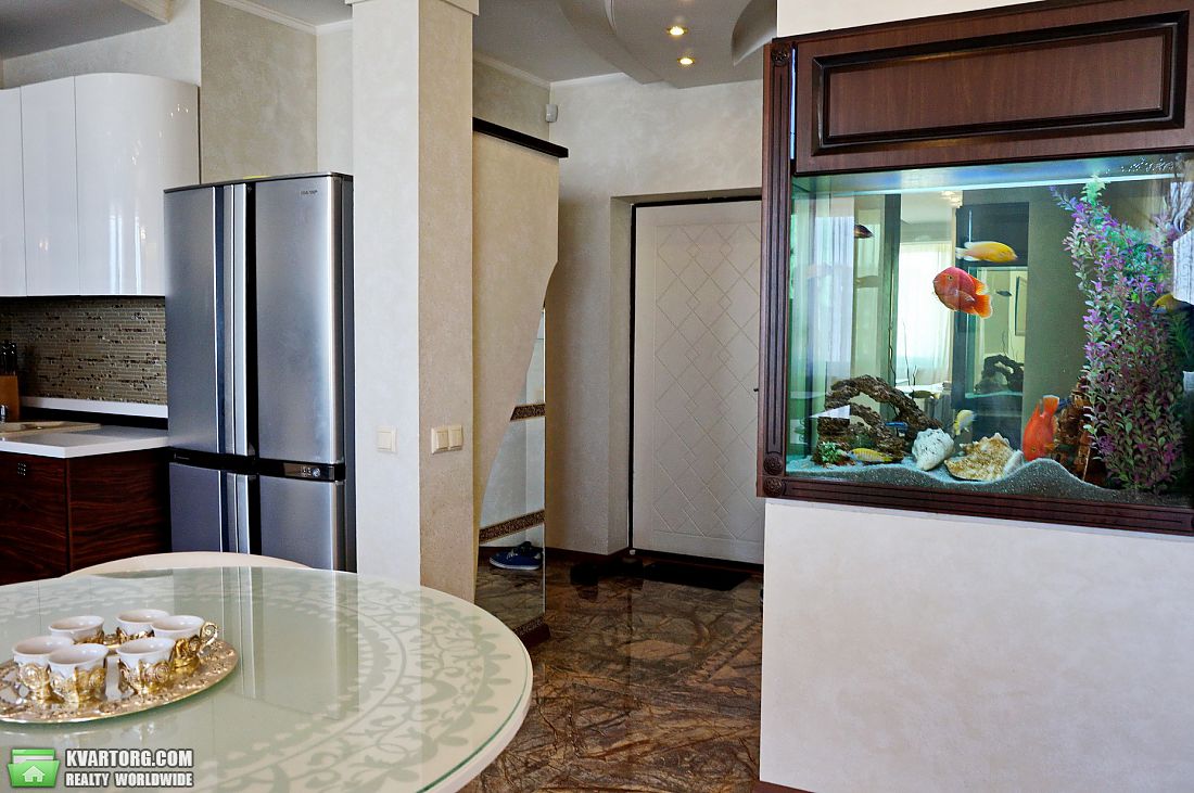 Rent out 3-room apartment. Киев,  Тычины пр — photo 6