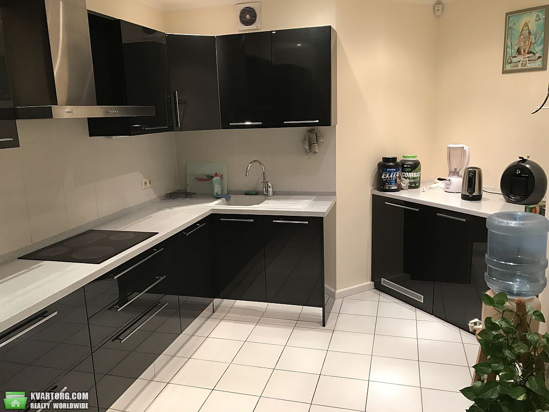 Rent out 3-room apartment. Киев,  Княжий Затон — photo 1