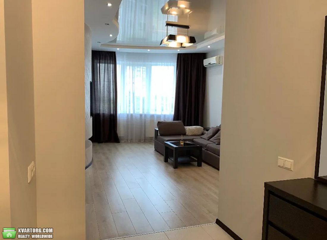 Rent out 2-room apartment. Киев,  Механизаторов — photo 1