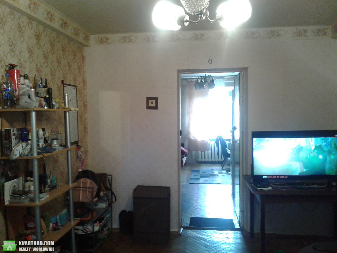 Sell 3-room apartment. Киев,  Подгорная — photo 1
