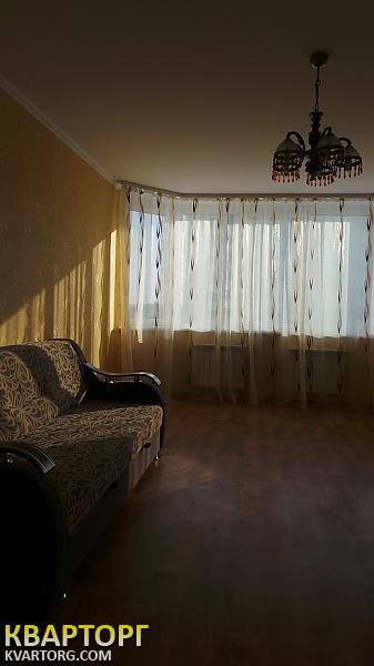 Rent out 2-room apartment. Киев,  Чавдар — photo 3