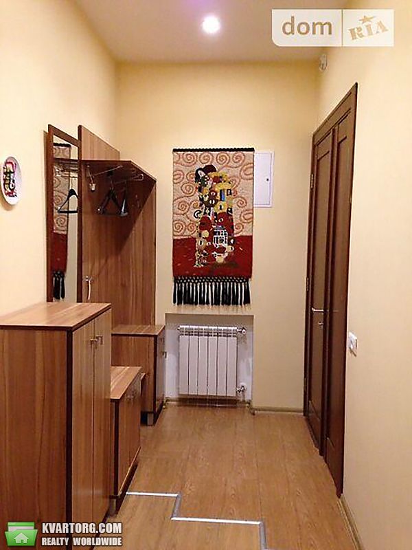 Sell 3-room apartment. Киев,  Богомольца — photo 1