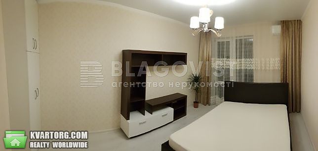 Rent out 2-room apartment. Киев,  Метрологическая — photo 1