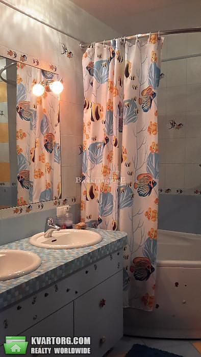 Rent out 4-room apartment. Киев,  Щекавицкая — photo 10