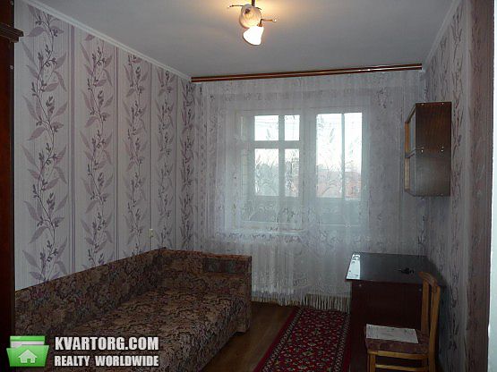 Rent out 3-room apartment. Киев,  Печенежская — photo 1