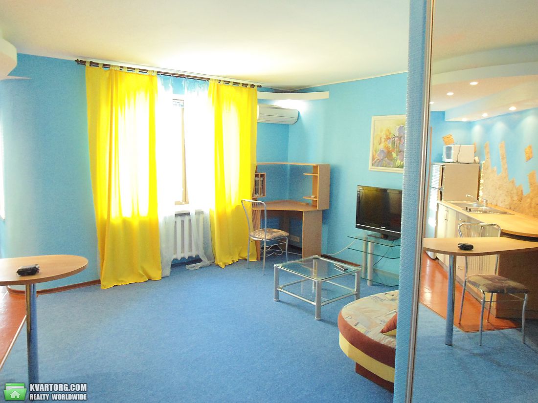 Rent out 1-room apartment. Киев, Шота Руставелли — photo 8