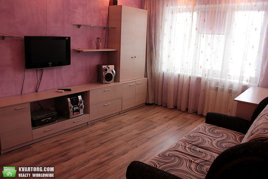 Rent out 1-room apartment. Киев,  Оболонский пр — photo 1