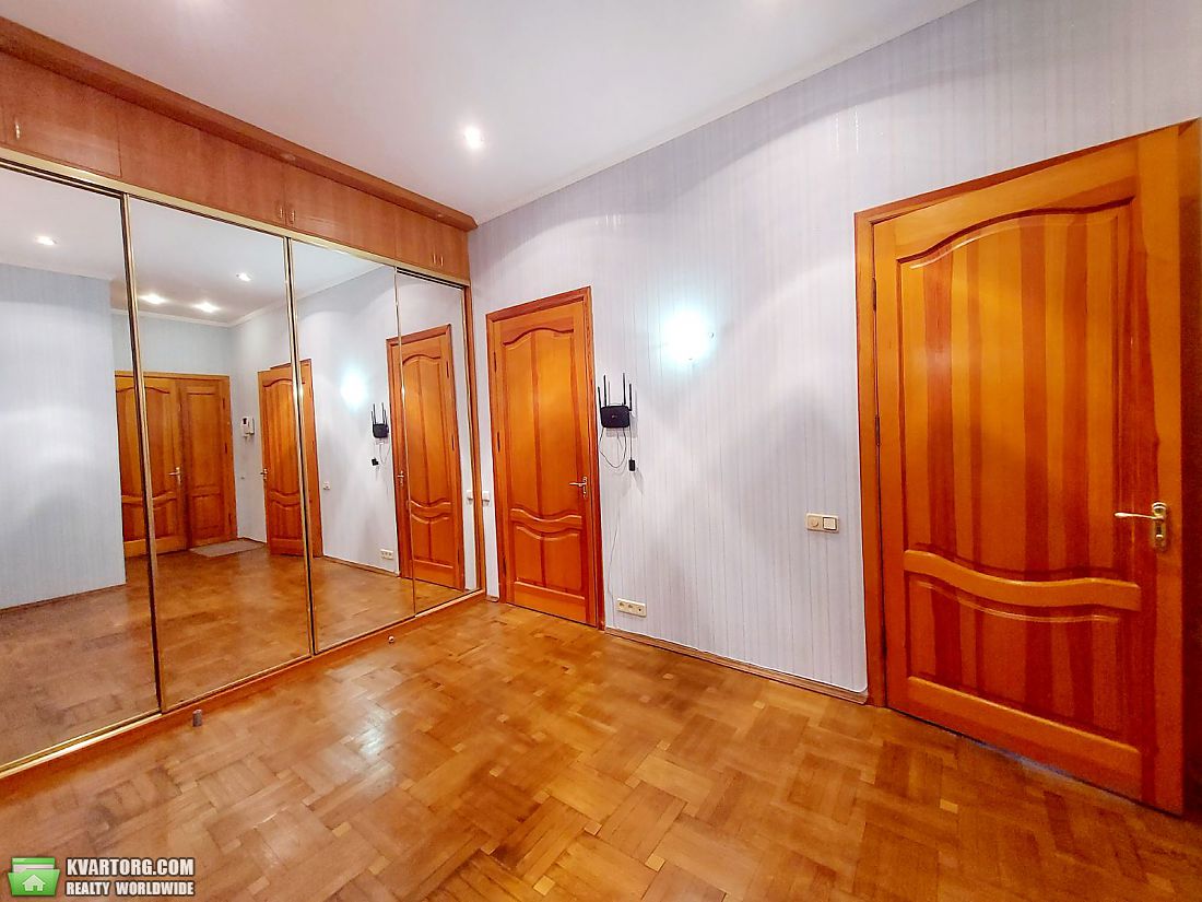 Rent out 3-room apartment. Киев,  Малоподвальная — photo 5