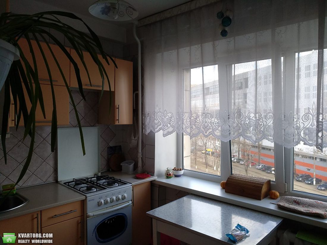 Sell 3-room apartment. Киев, Кириловская — photo 1