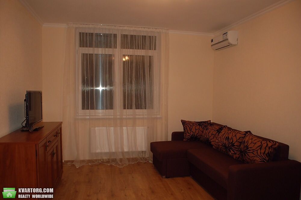 Rent out 1-room apartment. Киев,  Саперно-Слободская — photo 1