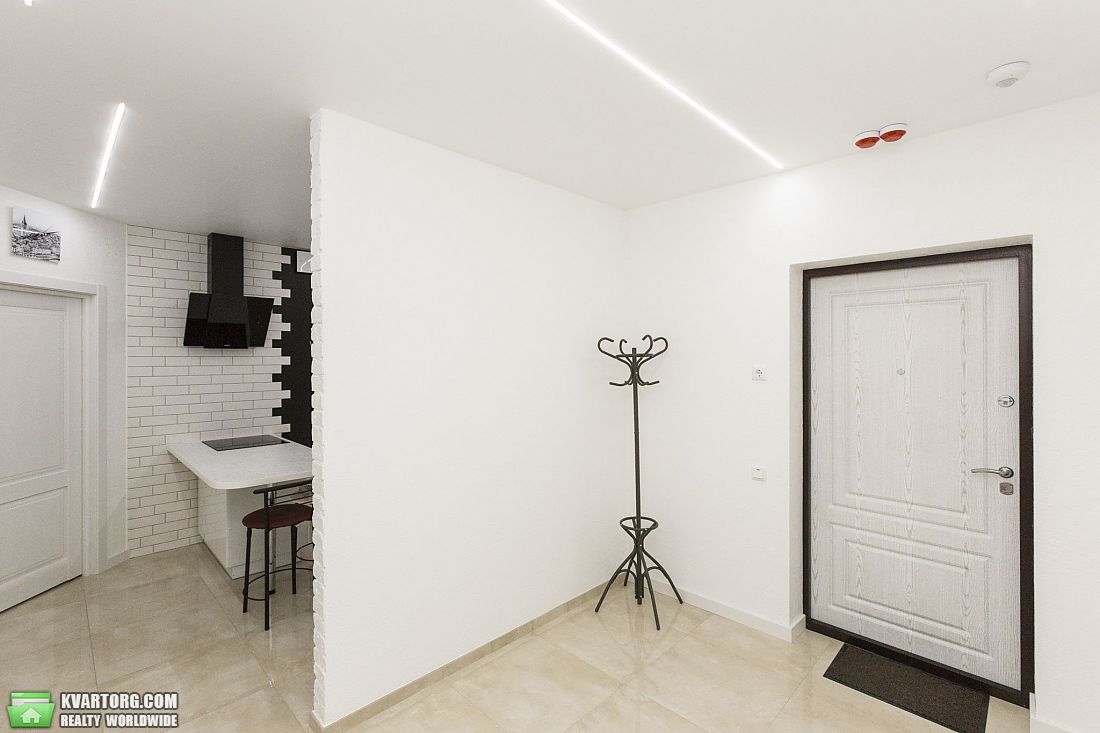 Rent out 2-room apartment. Киев, Никольско-Слободская — photo 5