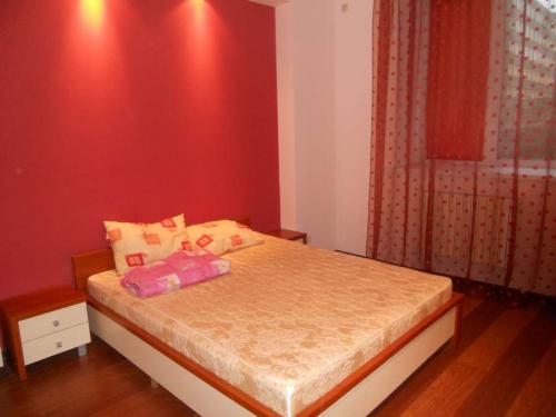 Rent out 2-room apartment. Днепропетровск, проспект Гагарина — photo 1