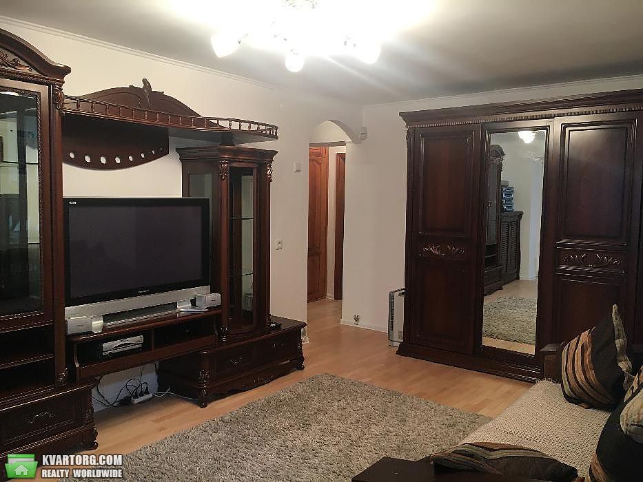 Rent out 3-room apartment. Киев,  Московская — photo 1