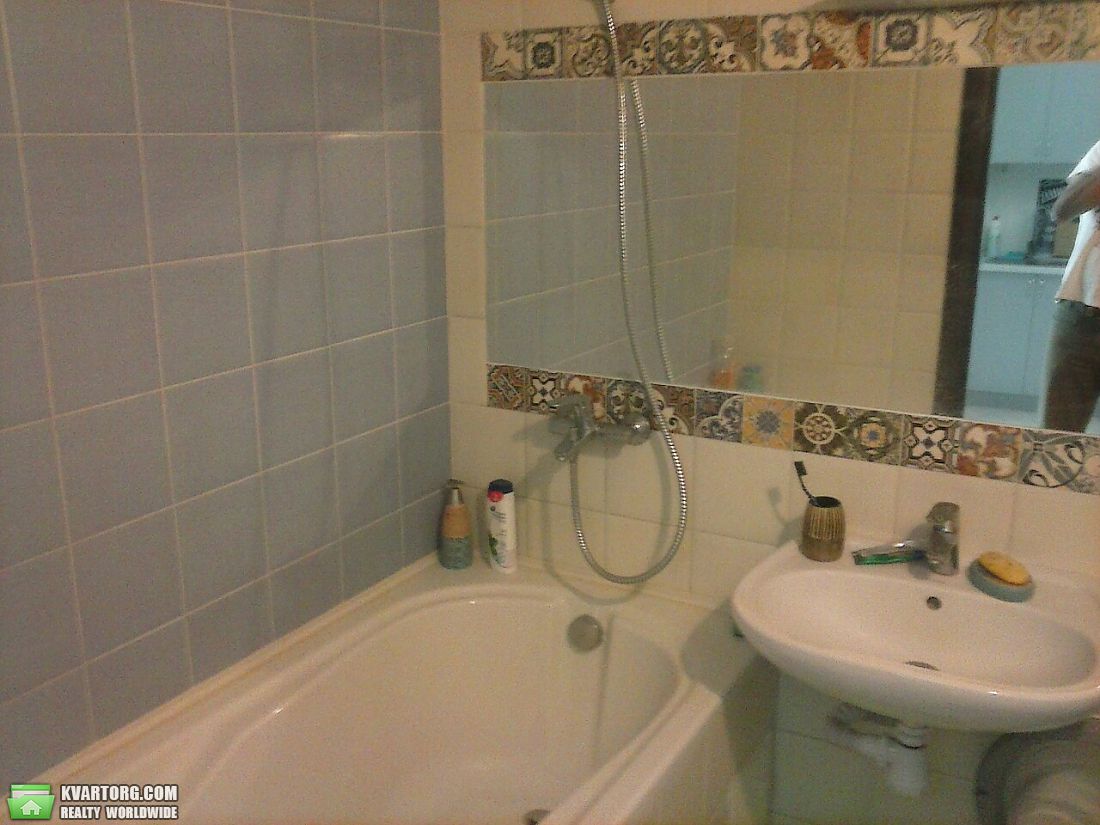 Sell 1-room apartment. Киев,  Вышгородская — photo 1