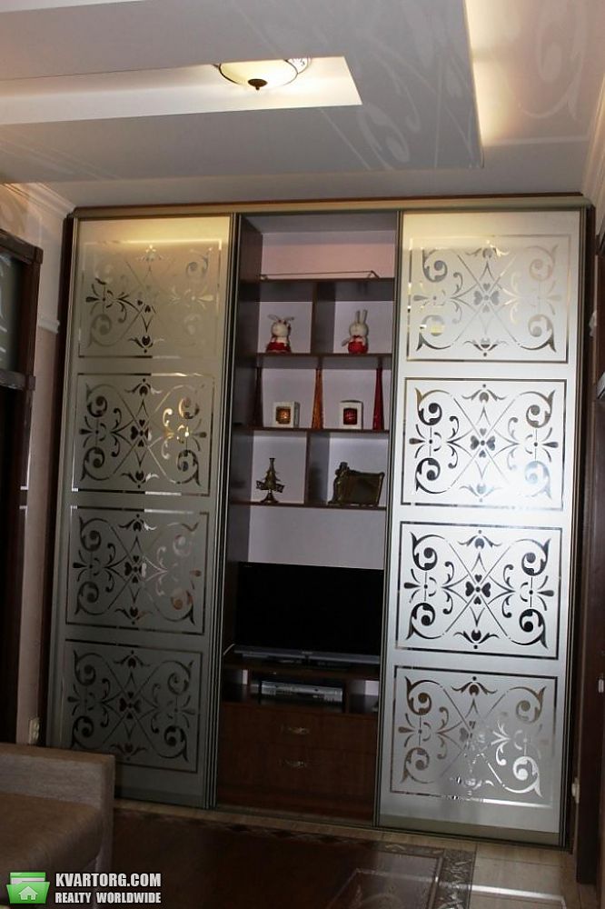Rent out 4-room apartment. Киев,  Толстого — photo 4