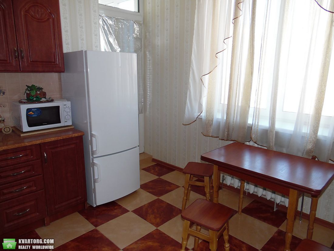 Rent out 2-room apartment. Киев,  Пчелки — photo 5