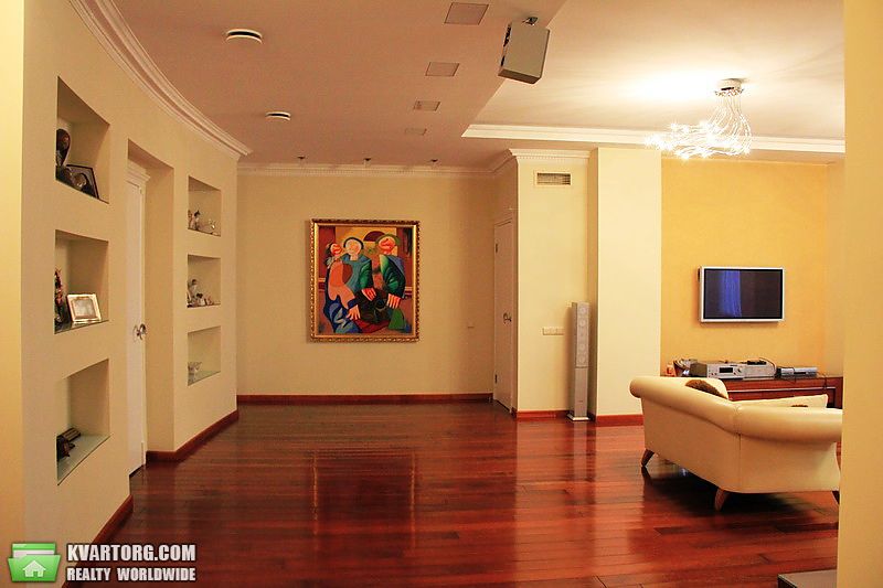 Rent out 4-room apartment. Днепропетровск, Шаумяна — photo 1
