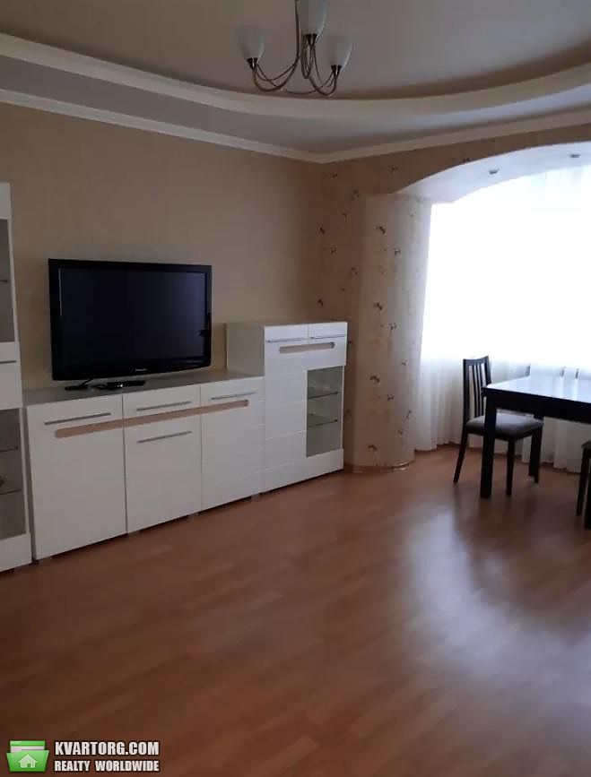 Rent out 3-room apartment. Киев,  Дмитриевская — photo 1