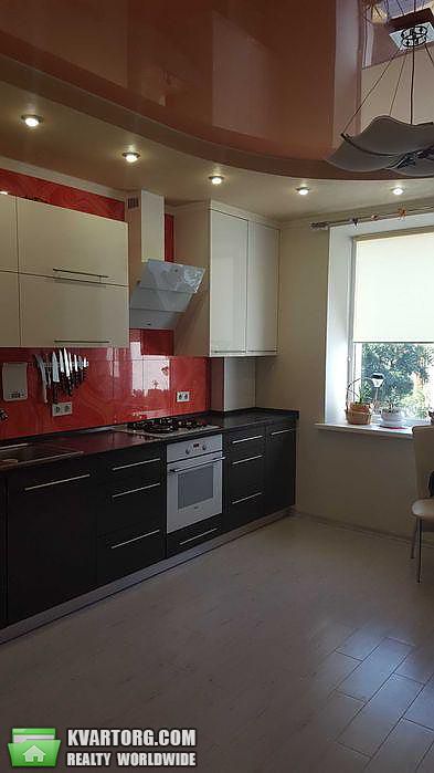 Sell 2-room apartment. Полтава, Майдан Незалежности — photo 1