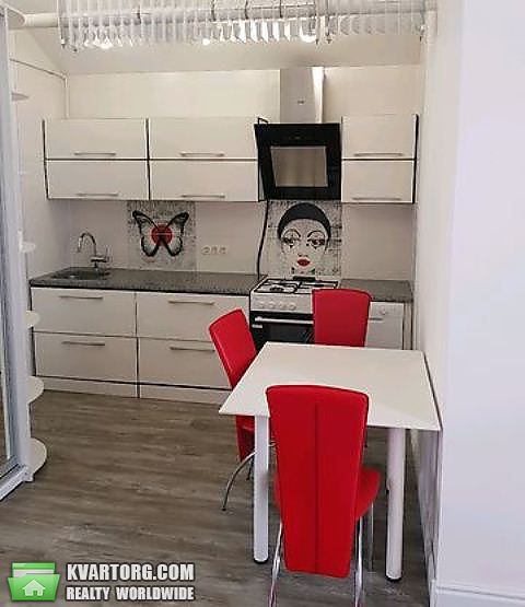 Sell 2-room apartment. Киев,  Мазепы — photo 1